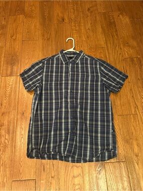 The North Face Men's Short Sleeve Plaid Button-Down Shirt - Navy & Light Blue